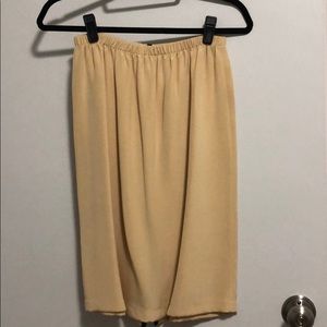 Silky pencil skirt